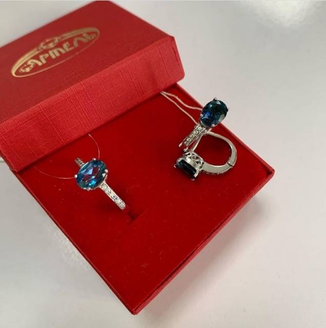 Комплект украшений из серебра 925 пробы